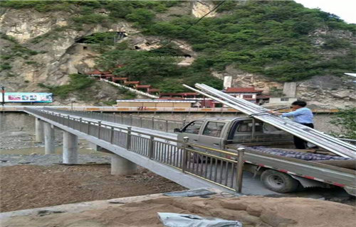 西藏304桥梁不锈钢立柱安装简便