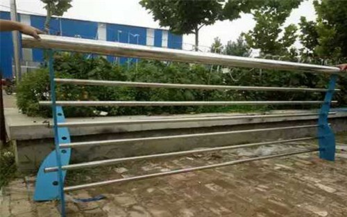 台湾非机动车道隔离护栏