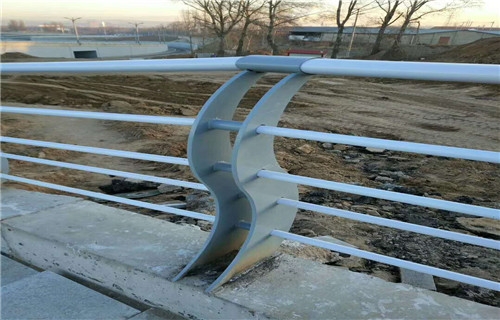 果洛304不锈钢复合管栏杆生产基地