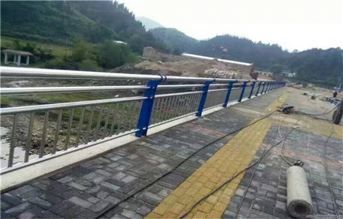 广州201不锈钢复合管护栏生产厂家