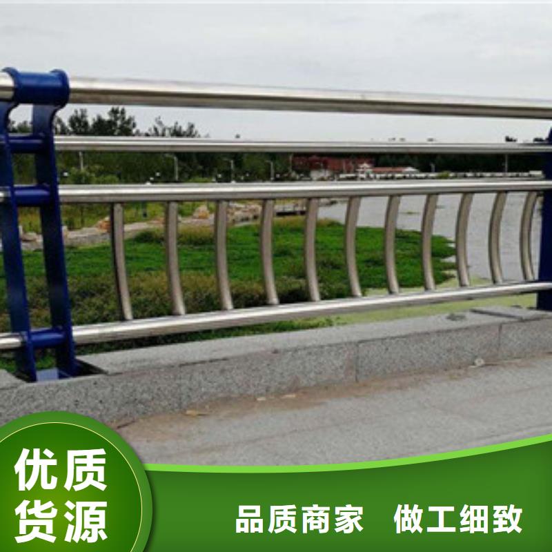 芜湖有做大桥两侧防撞护栏