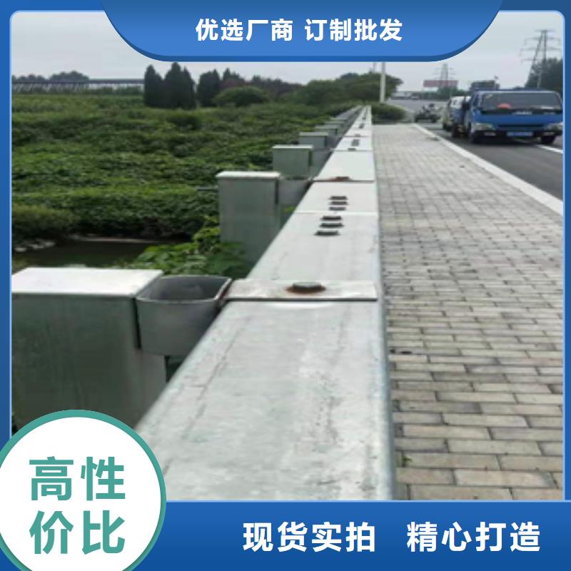 广东省潮州安装厚壁方管喷漆防撞护栏